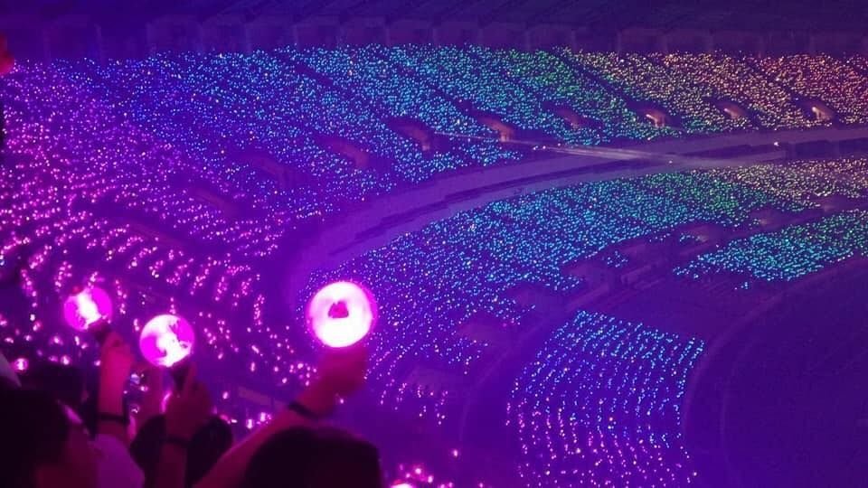 _playsix's tweet photo. BTS BTS BTS!!! Algún día gritaremos esto en directo, y será el día más feliz de nuestras vidas #BTStoSPAIN 
#PermissionToDanceOnStage https://t.co/tiBJRLCDJX