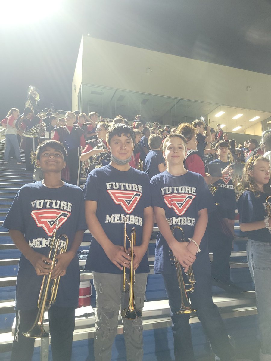 WagnerMSBand's tweet photo. Too much fun!  Thanks for the invite @EVPatriotBand @WagnerMS_GISD https://t.co/Et3w21UNnP