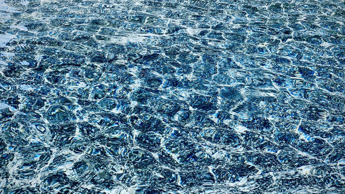AcchinBu's tweet photo. いろんな水の色
#写真 #水色 #キリトリセカイ #water https://t.co/hjaADrz8hz