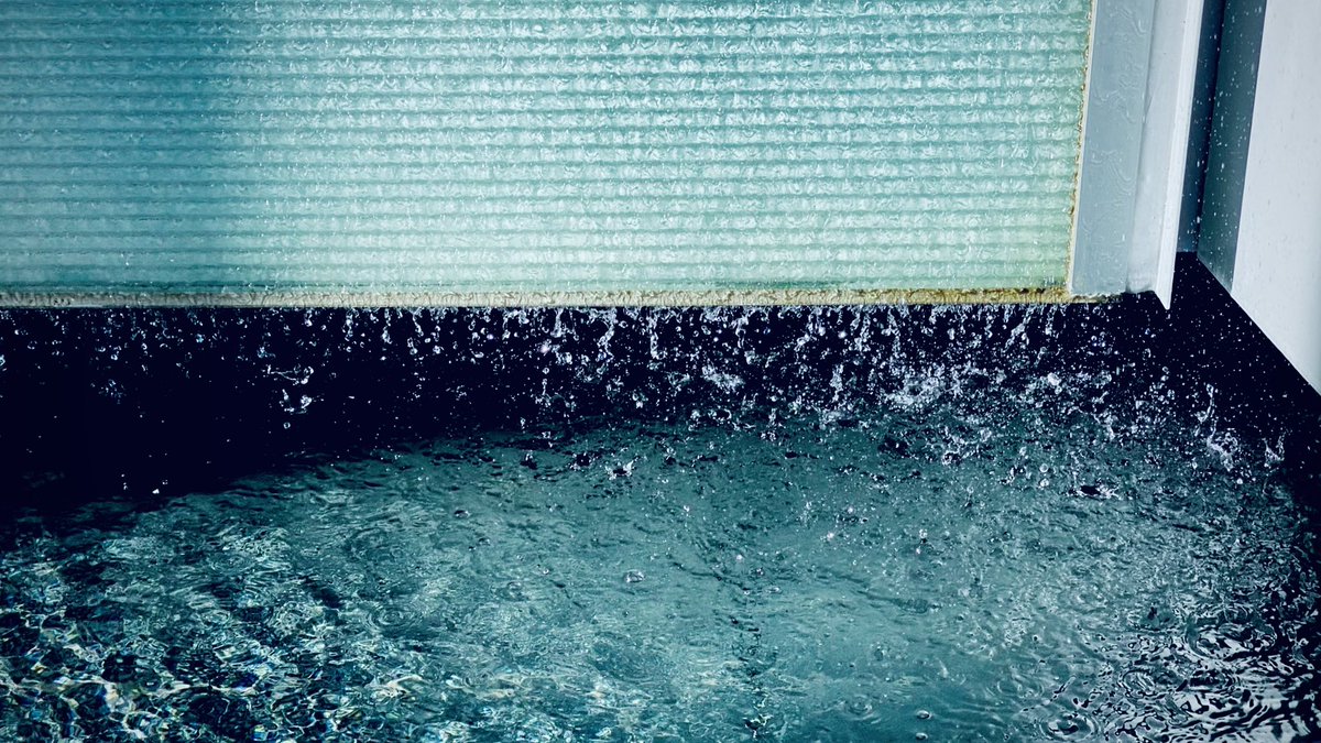 AcchinBu's tweet photo. いろんな水の色
#写真 #水色 #キリトリセカイ #water https://t.co/hjaADrz8hz