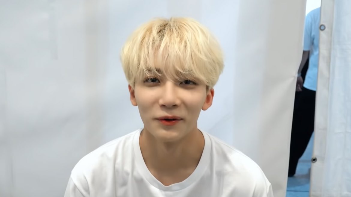 min9yu_tttop's tweet photo. the cutest jeonghan photoset you’ll see today 🥺🤍 @pledis_17 https://t.co/M8IjOUkSqC