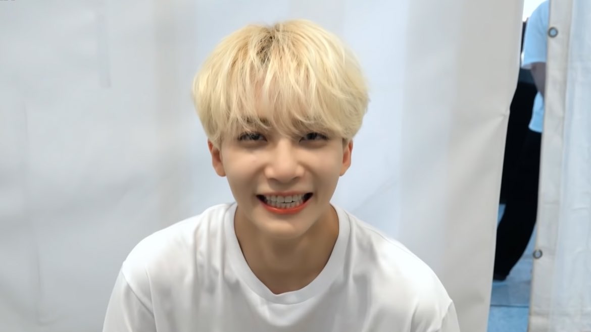 min9yu_tttop's tweet photo. the cutest jeonghan photoset you’ll see today 🥺🤍 @pledis_17 https://t.co/M8IjOUkSqC