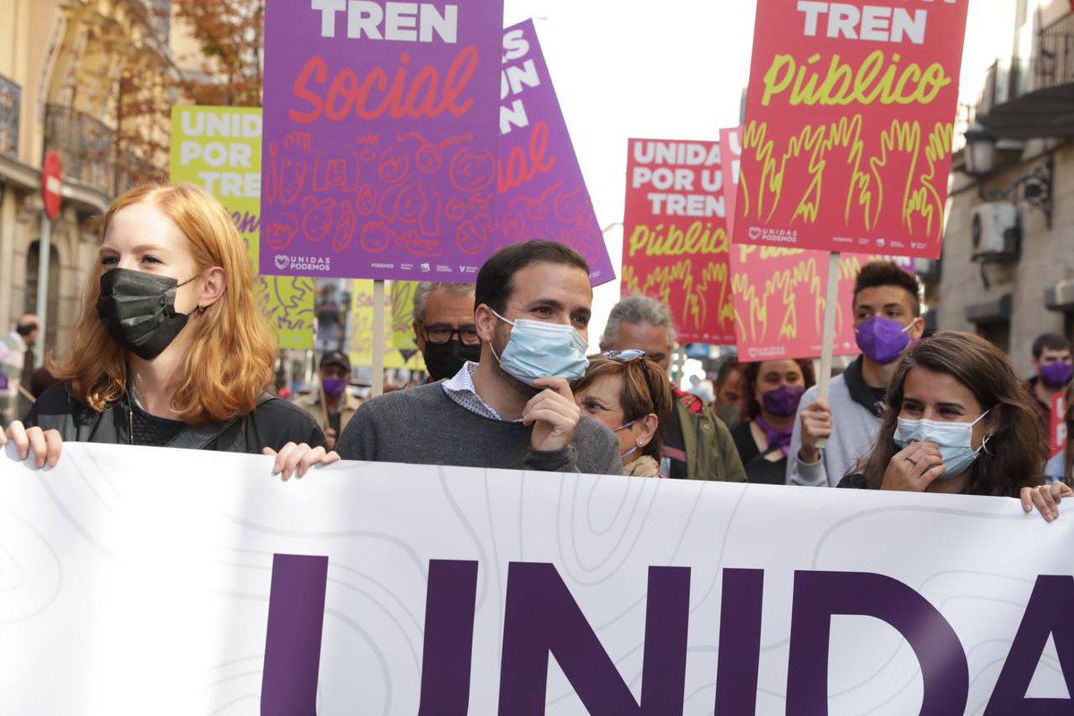 agarzon's tweet photo. Hoy he asistido a la manifestación por un tren que vertebre el territorio y enfríe el planeta, dentro de una estrategia eficaz y contundente contra el cambio climático y la crisis ecosocial. https://t.co/d9ZjAd7Knk