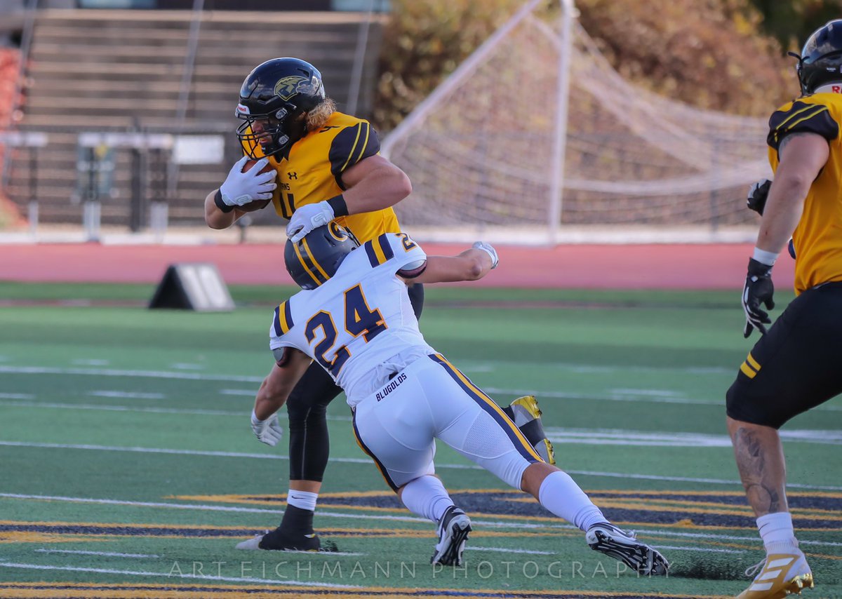Art037's tweet photo. Former Omro Foxes 🦊 standout Justin Kasuboski at the next level! Let’s go! Great work Justin!!! @FansFoxes @OmroFoxesFB @uwoshkosh @UWOshkoshTitans @UWOFootball https://t.co/VOgWbXVgrX