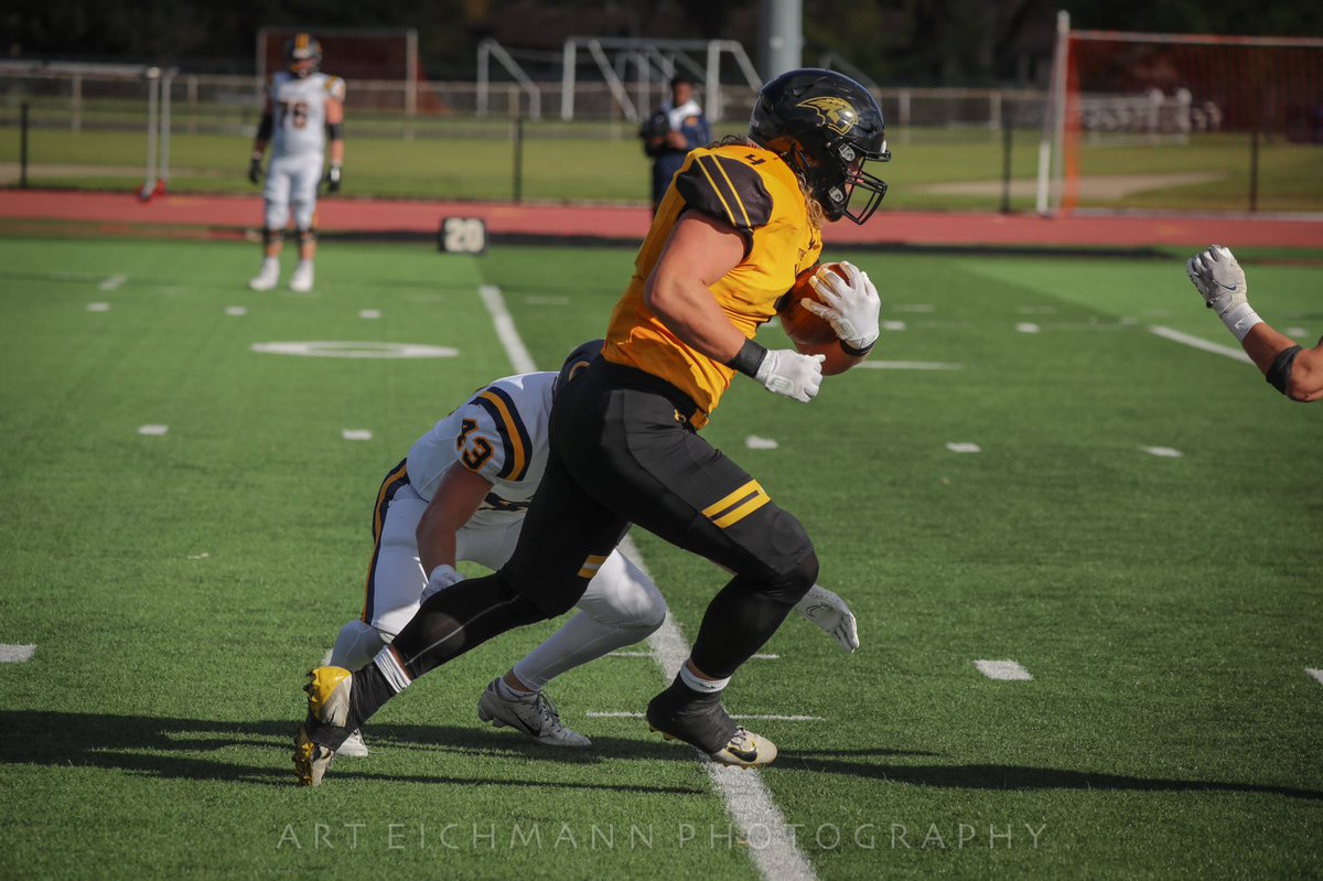 Art037's tweet photo. Former Omro Foxes 🦊 standout Justin Kasuboski at the next level! Let’s go! Great work Justin!!! @FansFoxes @OmroFoxesFB @uwoshkosh @UWOshkoshTitans @UWOFootball https://t.co/VOgWbXVgrX
