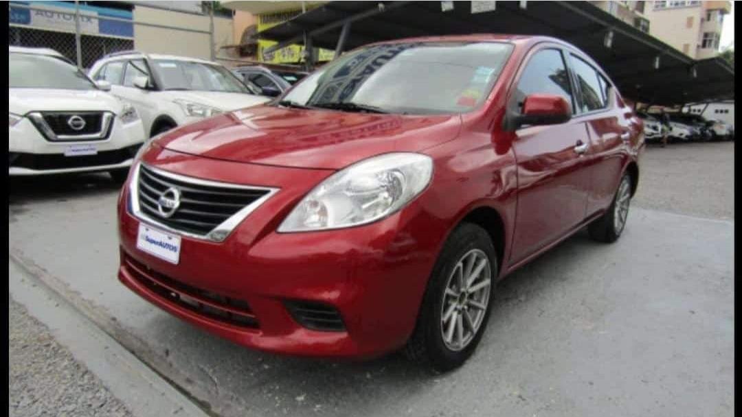 daviocl's tweet photo. Twitter has lo tuyo... añoche nos robaron el auto en el 22 de av. La Florida, no fue portonazo, estamos bien en caso que sepan de algo favor avisar. La patente es JCLD75 Nissan Versa idéntico a la imagen. Se los encargo... pls. https://t.co/q77RrUIqcX