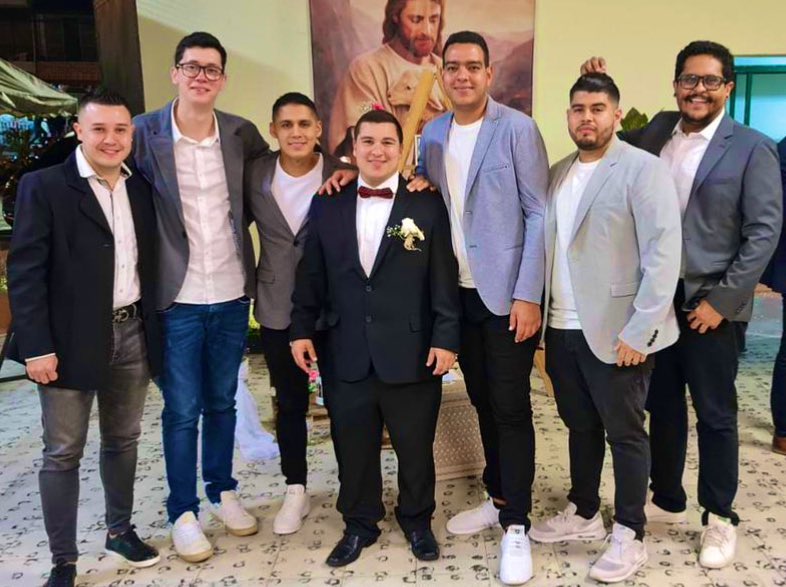 quesedicemican's tweet photo. Atesoren, valoren sus amigos y cada momento de felicidad genuina que nos da la vida #5Fc https://t.co/UB9IdvXDqP