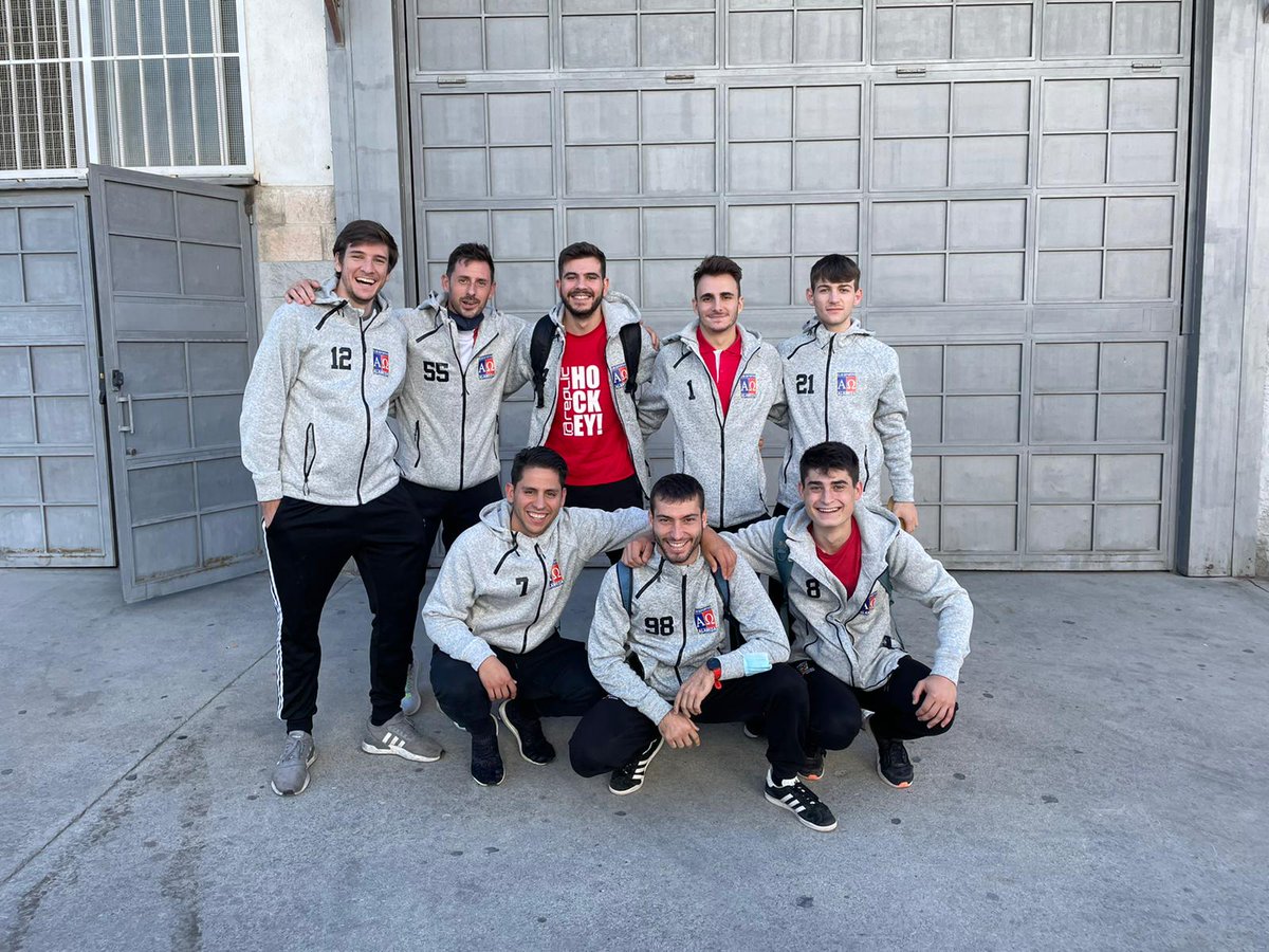 #Hockey
Primera salida
Primera Victoria
Cómo nos emociona el Primer Equipo!!!
#OkBronce
<a href="/PatinCajar/">Patín Cájar</a> 2
<a href="/CDAlamedaOsuna/">Club Alameda Osuna</a> 4
<a href="/FMPatinaje/">Federación Madrileña Patinaje</a>
<a href="/FedPatinaje/">RFEPatinaje</a>
<a href="/colegio_alameda/">Alameda International School</a>
#VamosAlamedaHockey
🔵🔴🔵🔴💪💪💪💪