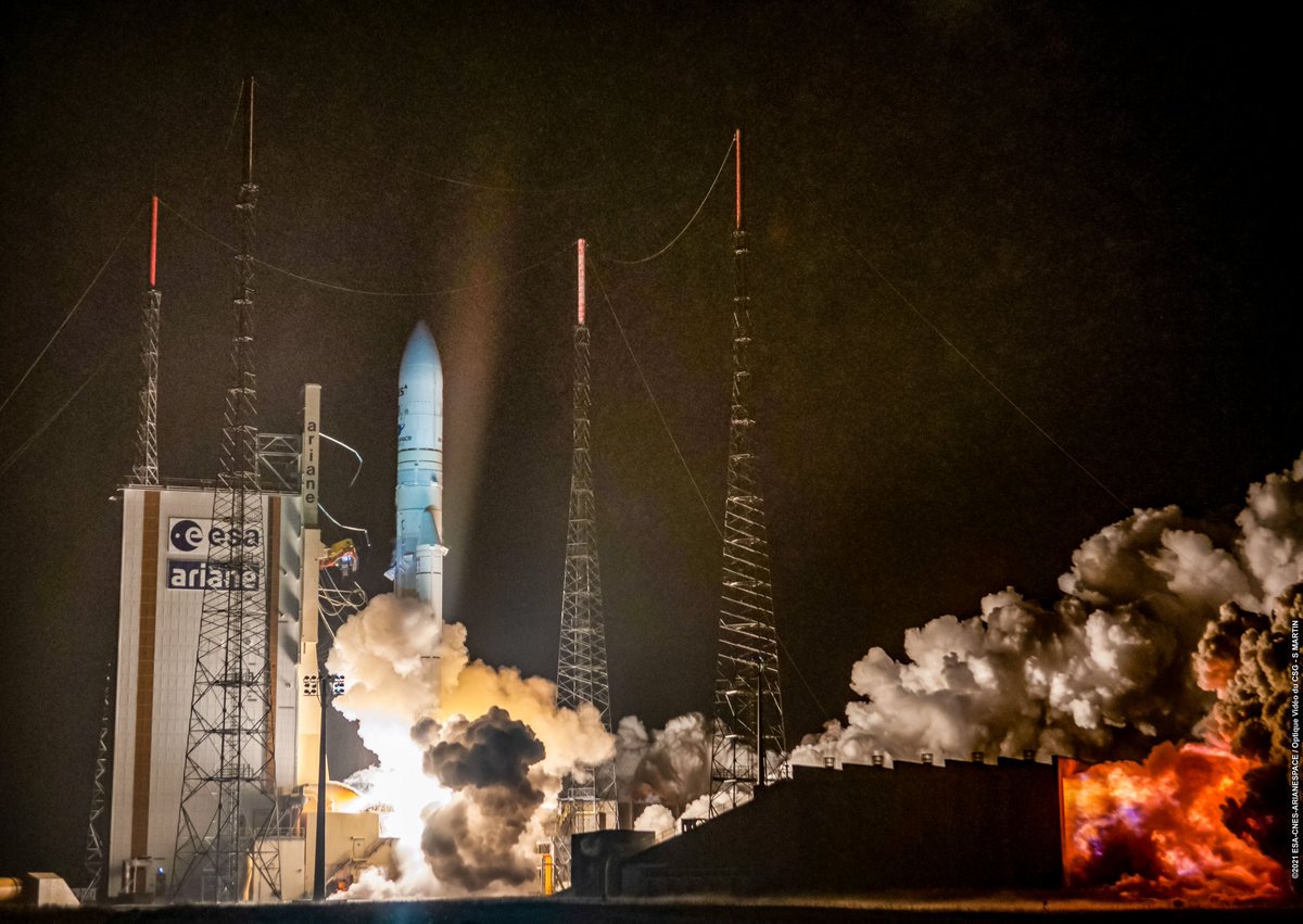 ariane5's tweet photo. #ICYMI Early this morning #Ariane5 launched successfully for its mission #VA255.
@ESA_Webb @NASAWebb is the next planned #VA256 A5 mission.
 📷 by Service Optique de Kourou (@esa /@arianespace / @cnes)
#JWST #Webb #WebbFliesAriane #HappySunday ! https://t.co/BamAp5U7uE