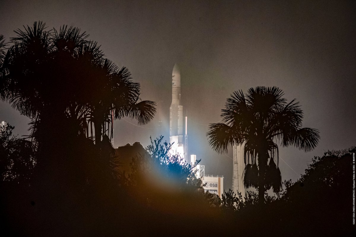 ariane5's tweet photo. #ICYMI Early this morning #Ariane5 launched successfully for its mission #VA255.
@ESA_Webb @NASAWebb is the next planned #VA256 A5 mission.
 📷 by Service Optique de Kourou (@esa /@arianespace / @cnes)
#JWST #Webb #WebbFliesAriane #HappySunday ! https://t.co/BamAp5U7uE