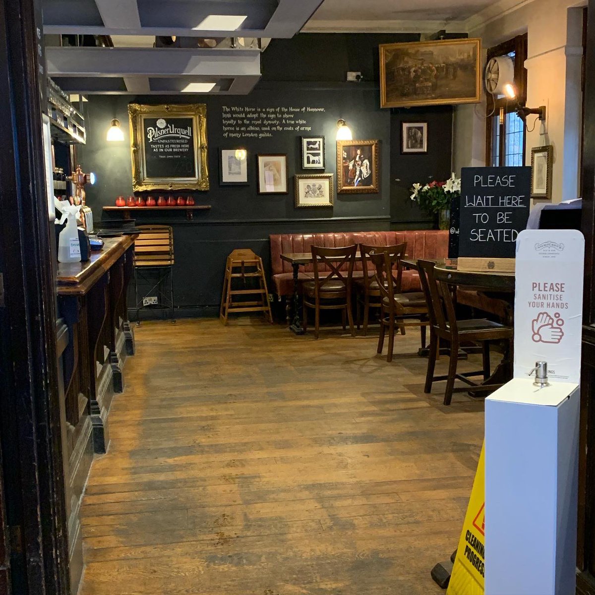 The White Horse, Carnaby, Soho. #pub #London #londonpub #soho Full review 👇instagram.com/p/CVaawlVItT4/…