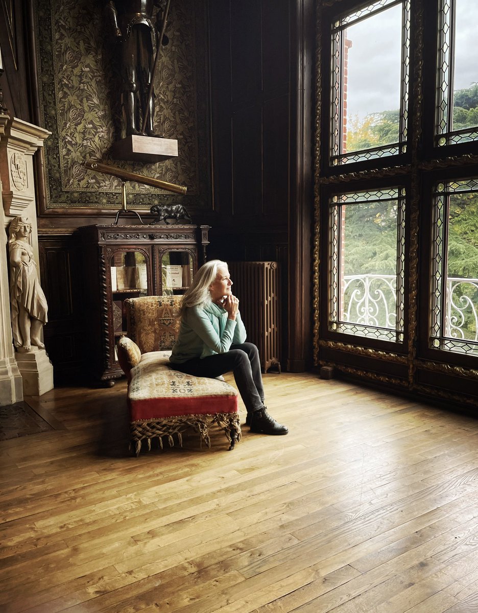 AudreySiourd's tweet photo. La création sonore réalisée avec @tatianaderosnay autour des ses écrivains préférés nous a conduit jusque chez Zola, à Médan. Une visite très privée et très émouvante, gravée dans le marbre par la grâce de @ConradssonP du @le_Parisien 😊 
« Territoires intimes » à 🎧sur @Kobo_FR https://t.co/aO3rSdW6DF