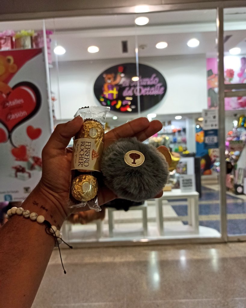 Tercera compra de octubre con toda la ternura y el amor de #mundodeldetalle utilizando <a href="/dash_text/">Dash Text</a>, acá puedes conseguir todo lo necesario para regalar a tu chica o chico ideal 💙 <a href="/Dashpay/">Dash</a> lo tiene todo 💪🏽