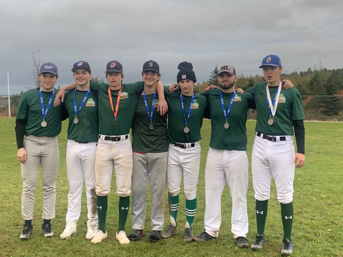 dtorvs's tweet photo. Big shout out to the OD Patriots Softball team who captured Silver in 4A Prov. this weekend! What a spectacular final game between two incredibly skilled teams. A big shout out to Coaches Mr. Barbour, Mr. Snook &amp; MUN Phys.Ed student N. Phillips 👊🏻 Much respect to you all 🥎 https://t.co/MPoMqP34Wu