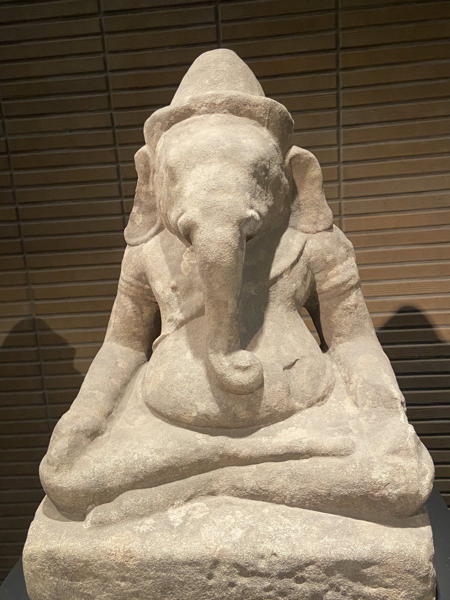 ai_kv09's tweet photo. 同じく上野では国立東京博物館でマレーシアのイスラム博物館からきた品々も見れてこちらは常設作品と合わせて本物多数で違った楽しみも味わえる。マレーシアのこの美術館は数年前に行ったけどクルアーンの美しさが本当に印象的だった https://t.co/ngFinJcq5H