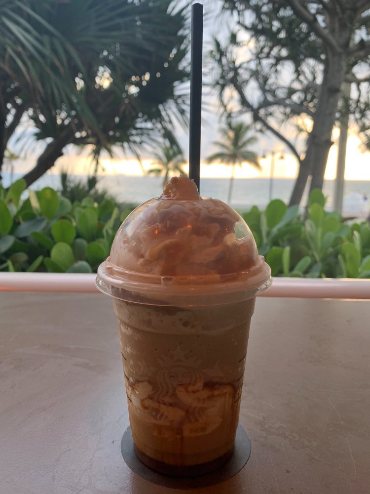 The best beachfront <a href="/Starbucks/">Starbucks</a> to start any day #ftlauderdalebeach