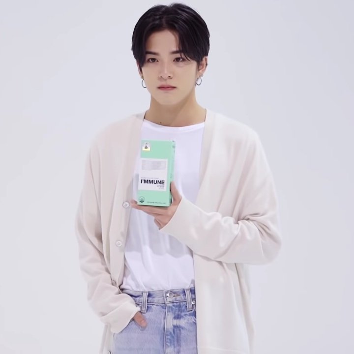 teumejoy_'s tweet photo. Introverts               Introverts around
around                    people they're 
strangers                comfortable with
   
@treasuremembers  
#ASAHI #아사히 #アサヒ #朝光 https://t.co/Dyyn4hJHMk