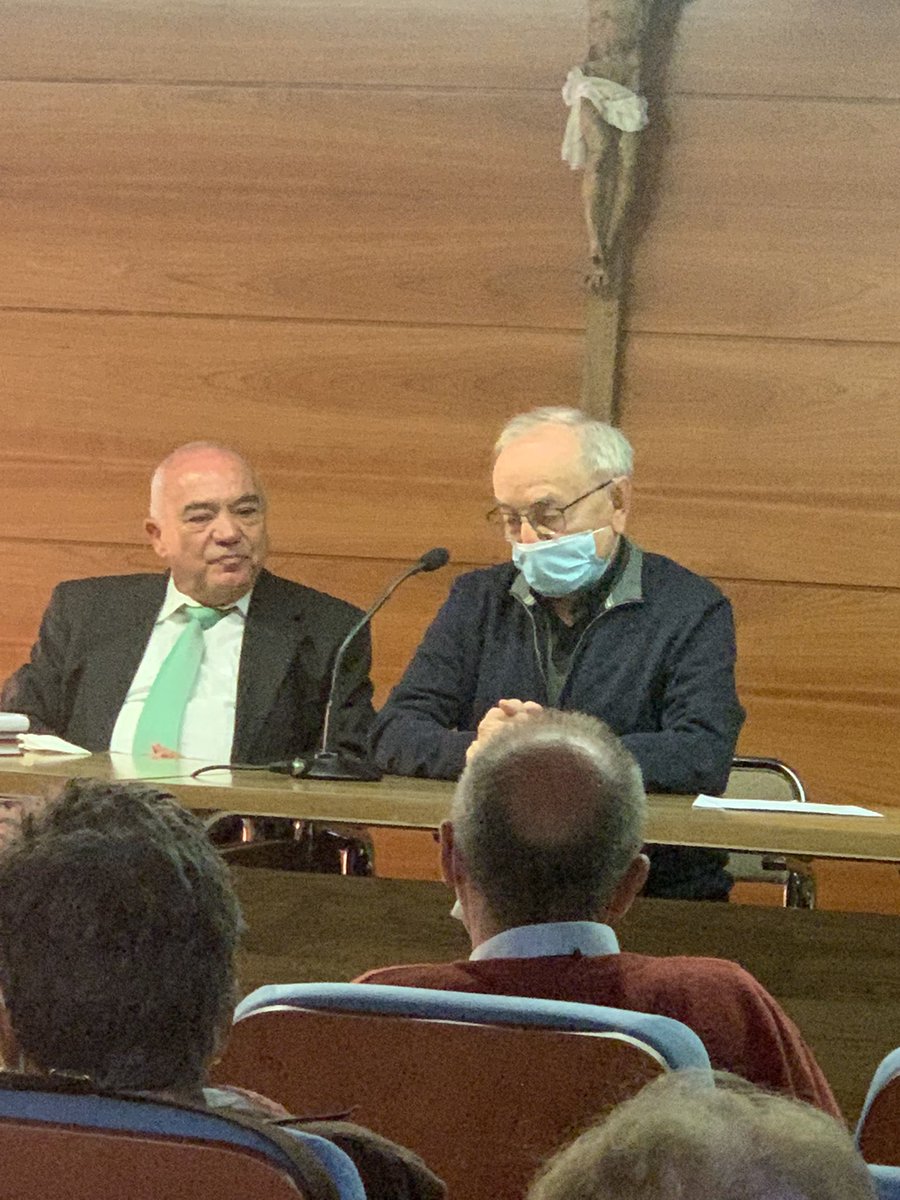 Damos gracias al Señor por ponernos a F. Teodoro Baztan en el camino de las fraternidades, el cuál es un enamorado de ellas y ha escrito unos libros maravillosos.  #unsolocorazonoar #profetasdelaalegria