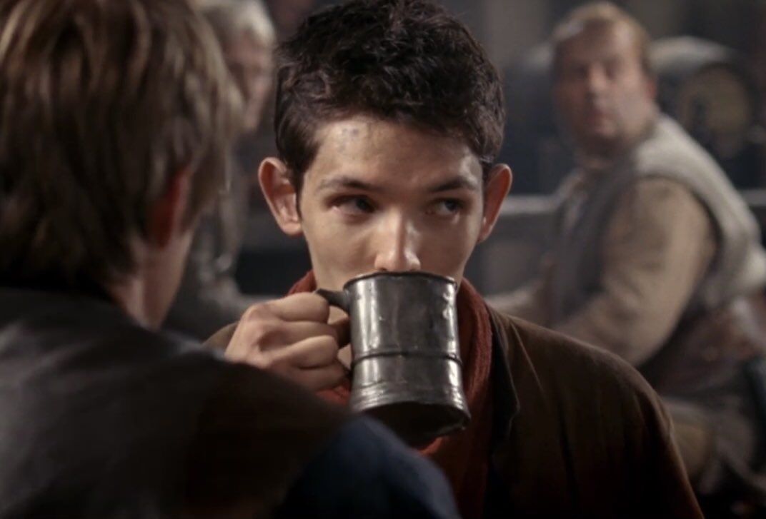 voidxmerlin's tweet image. I´ve been wondering......
what if Merlin just let Arthur drink from the cup of life?