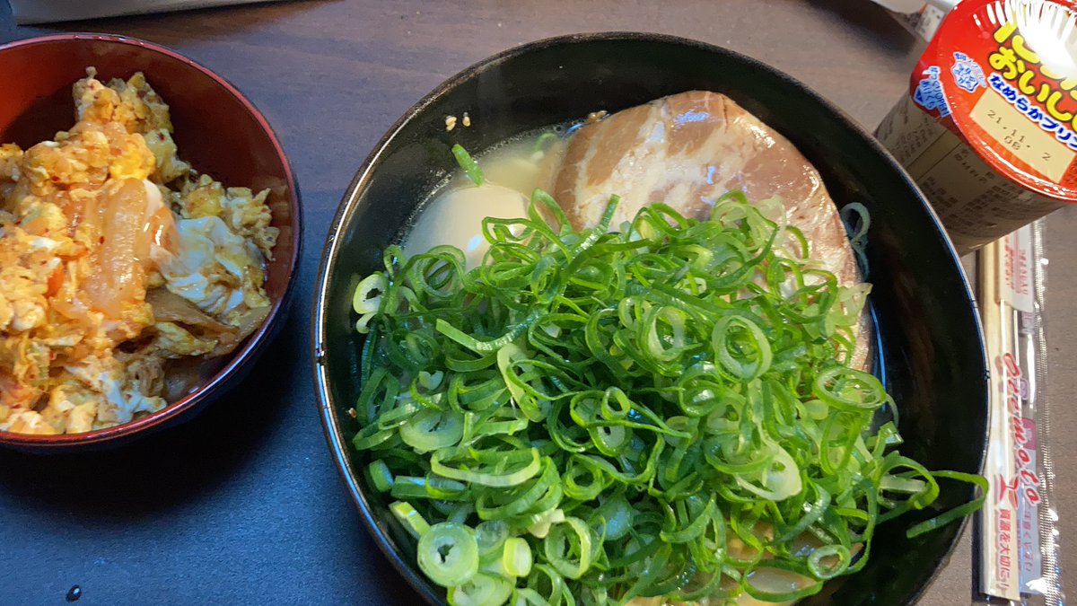 wanmaru35's tweet photo. 爆食　1200キロカロリー https://t.co/pC1H3hnjiv