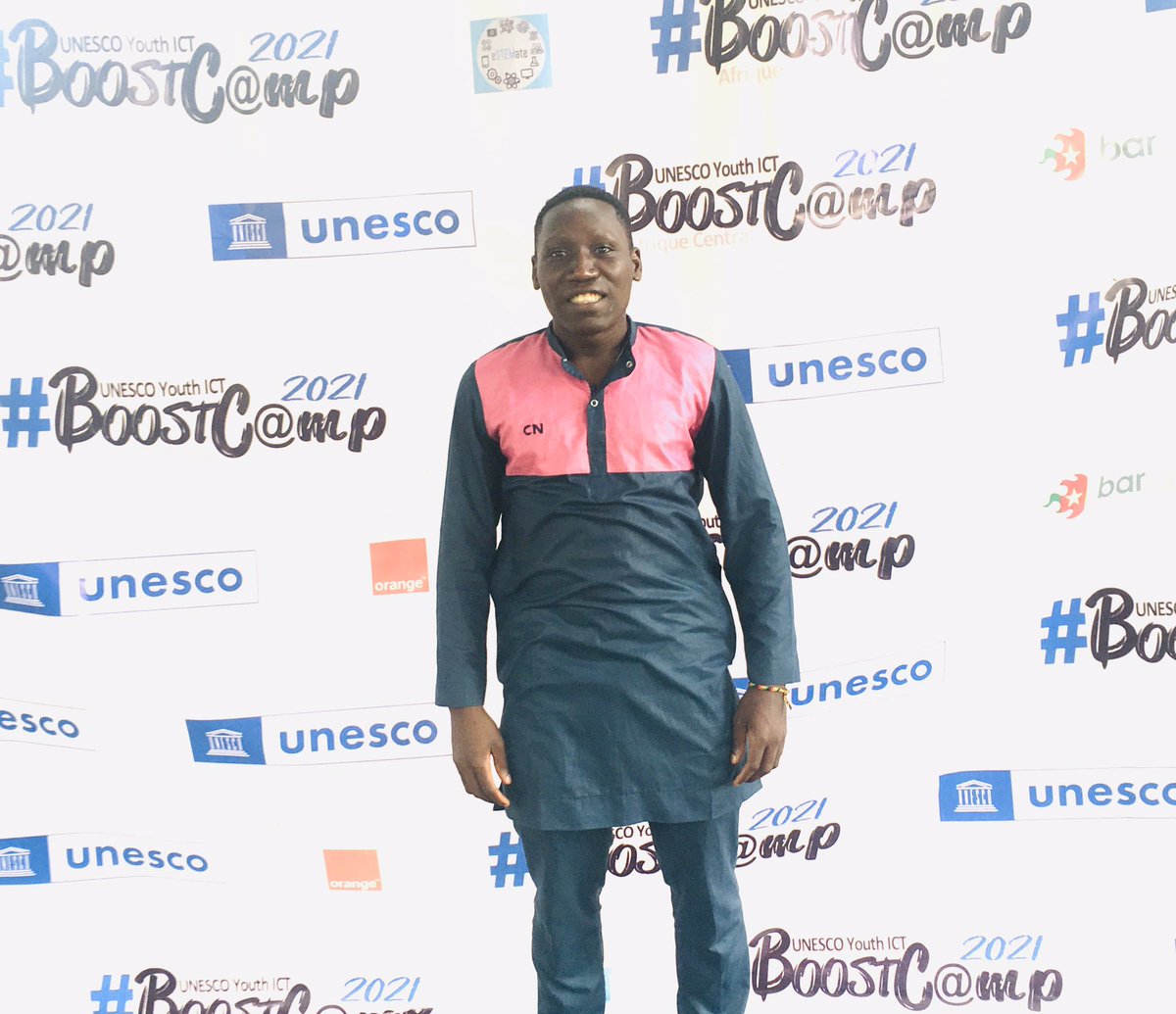 cedric_mimbe's tweet photo. Rencontre avec mon frère et tous alumni @yalidakar @NPinah venu du Tchad 🇹🇩 pour le #BoostCamp2021 #UNESaYouthICTcet partage son expérience. De bons moments d’échanges et de networking. L’#Afrique plus que jamais unie grâce à sa #jeunesse dynamique et #innovante. Welcome to 🇨🇲🌍 https://t.co/BtN6zPy3td