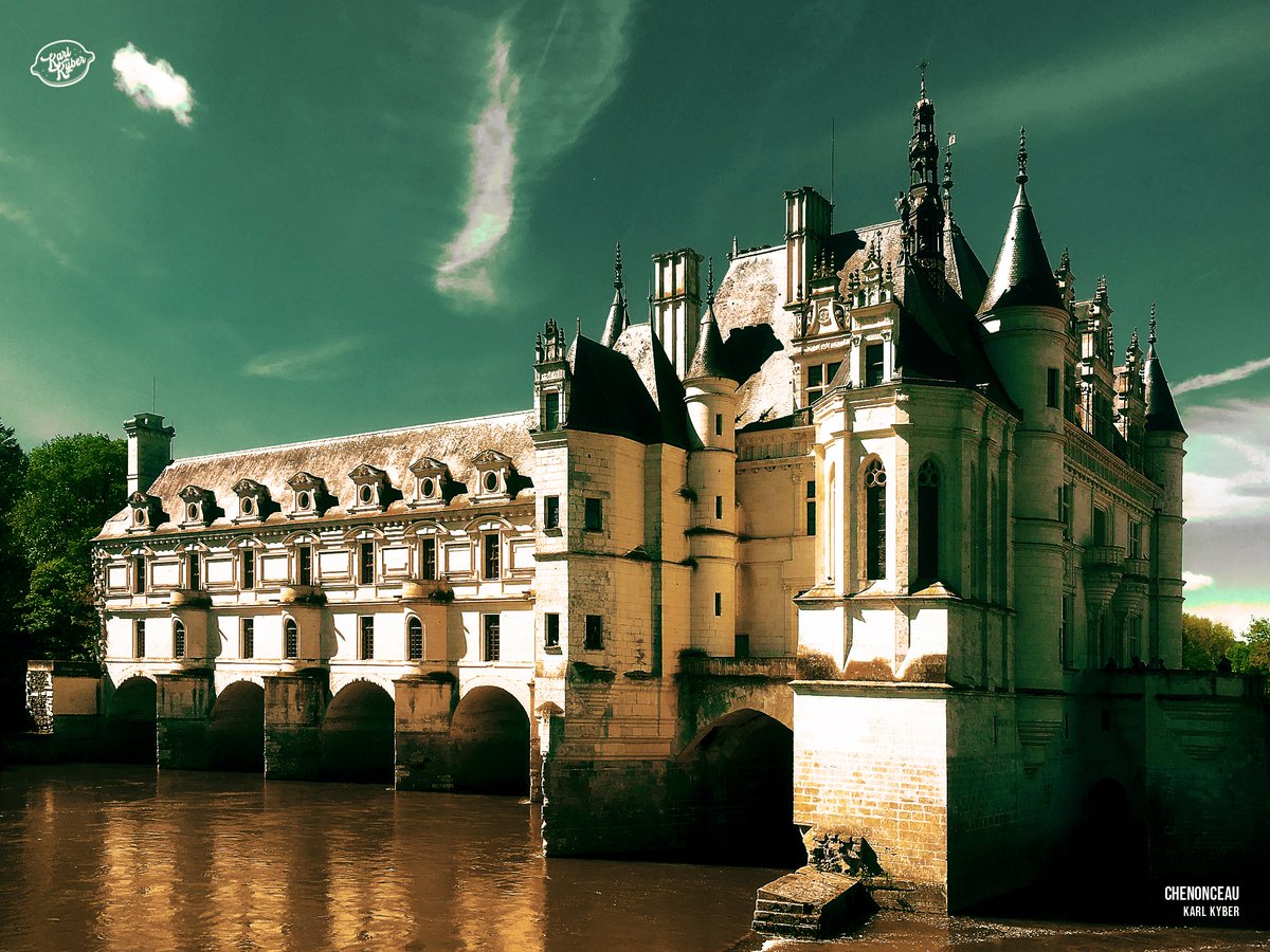 KarlKyber's tweet photo. 🏰 @E_Chenonceau, le Château des Dames.
-
1547, le Roi de #France Henri II décide d’offrir à sa Favorite, Diane de Poitiers, le #ChâteaudeChenonceau.
-
#KarlKYBER #chenonceaux #tourisme #Touraine #ChateauxdelaLoire #Renaissance #FrenchCastle #Chateau #IndreetLoire #ValdeLoire https://t.co/w2O9krIGAp