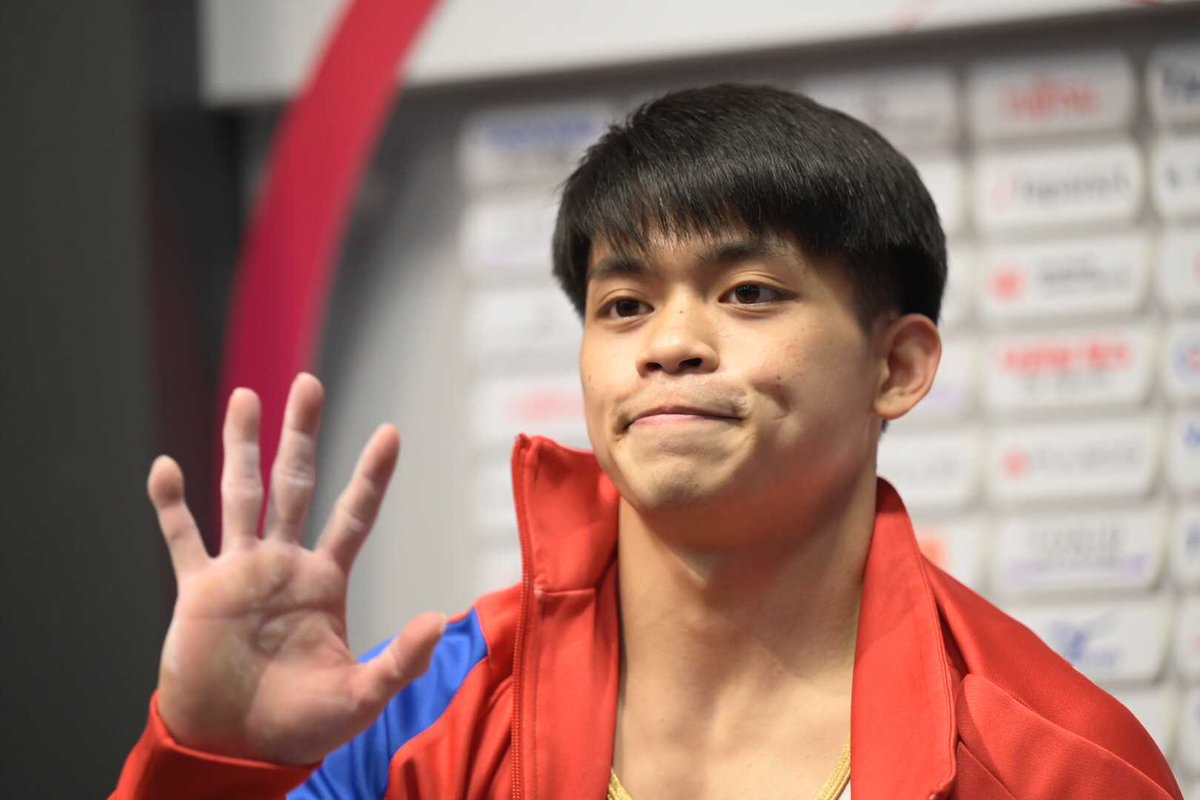 The #Kitakyushu2021 Men's Vault world champion... Carlos Yulo 🇵🇭 👋

#GWC2021 #Gymnastics