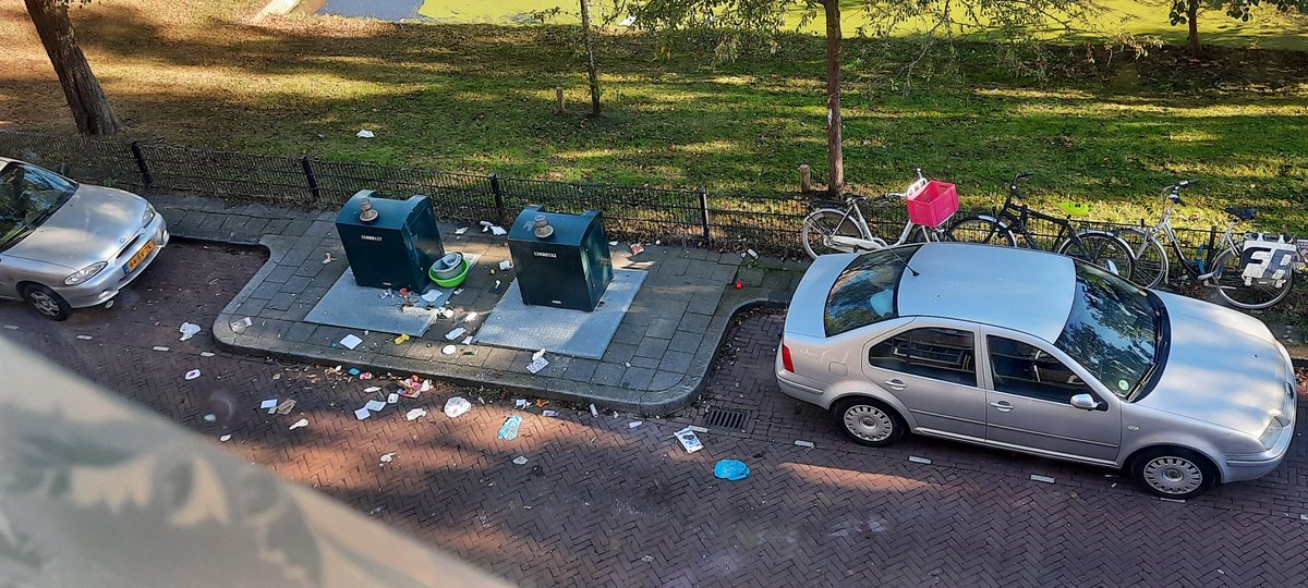 Het was weer teleurstellend thuiskomen na vakantie. Gelijk maar weer een melding voor jullie <a href="/GemeenteDenHaag/">Gemeente Den Haag</a>.
Aarnout Drostlaan, thv nr 41.