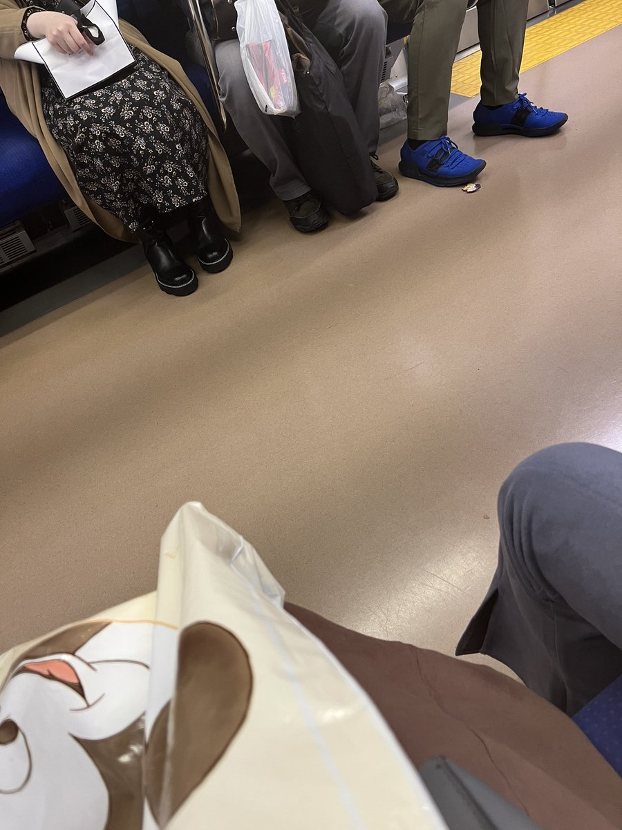 _crazy_knight_'s tweet photo. この距離で一瞬で善逸が落ちてるて気づく同僚ヤバない？ https://t.co/ElwektKNzP