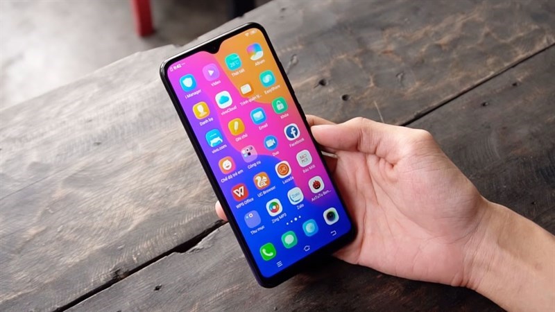 phutoancps's tweet photo. Vivo Y15s sẽ được trang bị viên pin khủng 5000mAh, màn hình Halo 6.51 inch, camera kép 13MP + 2MP và chạy chip MediaTek Helio P35. Điện thoại dự kiến lên kệ CellphoneS vào cuối tháng 10.

➡️ https://t.co/OrnD0YgPc5

-----------
#CellphoneS #PhutoanCPS #Vivo #VivoY15s https://t.co/BF1xokHT7a