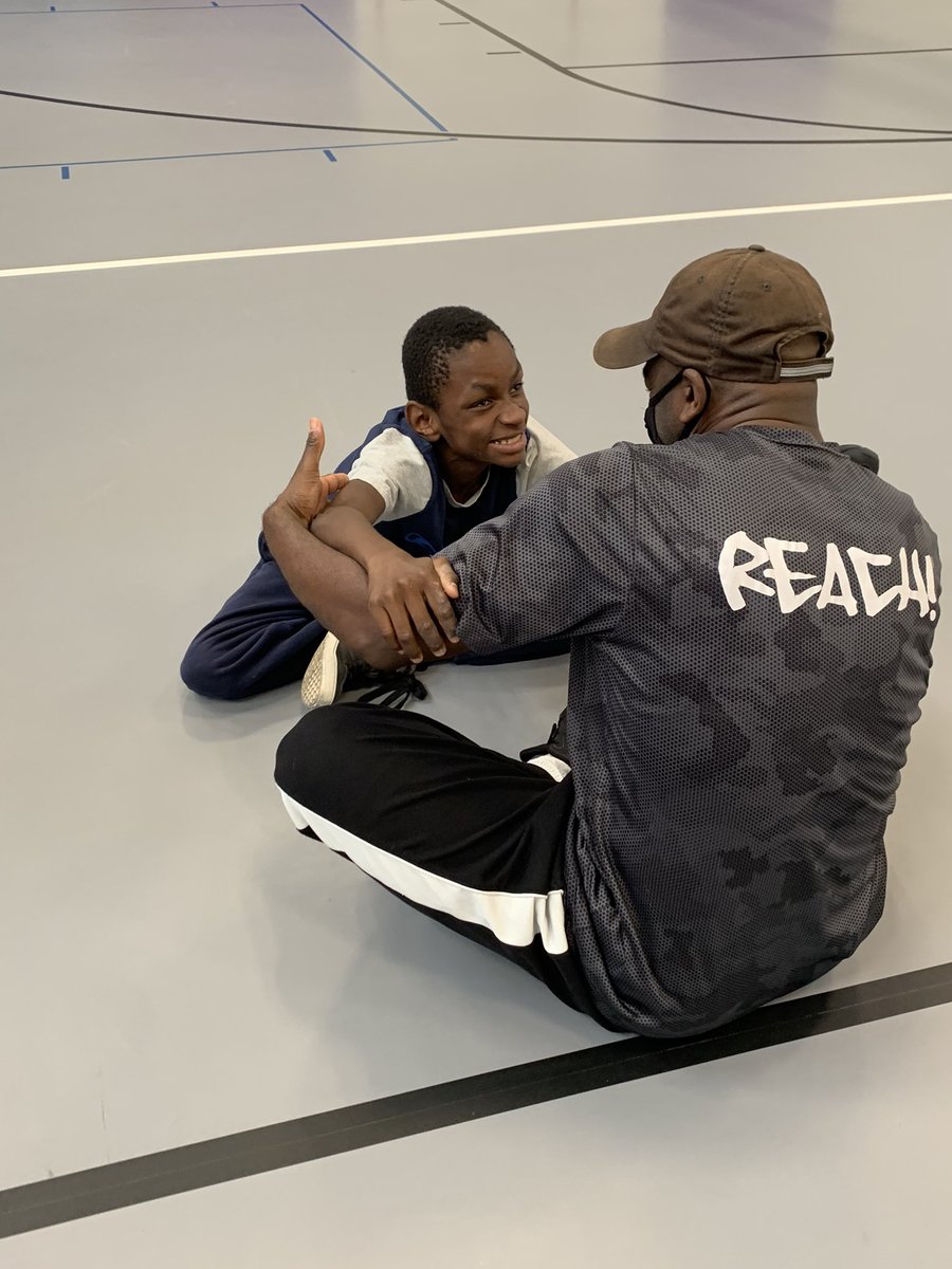 Leisa__Barry's tweet photo. Mr. Jason gets everyone moving! #WEStandTogether #becomebelongNYCSD #inspireWES #reCONNECTedNYCSD @WESpolarbears https://t.co/XkUVE7brLN