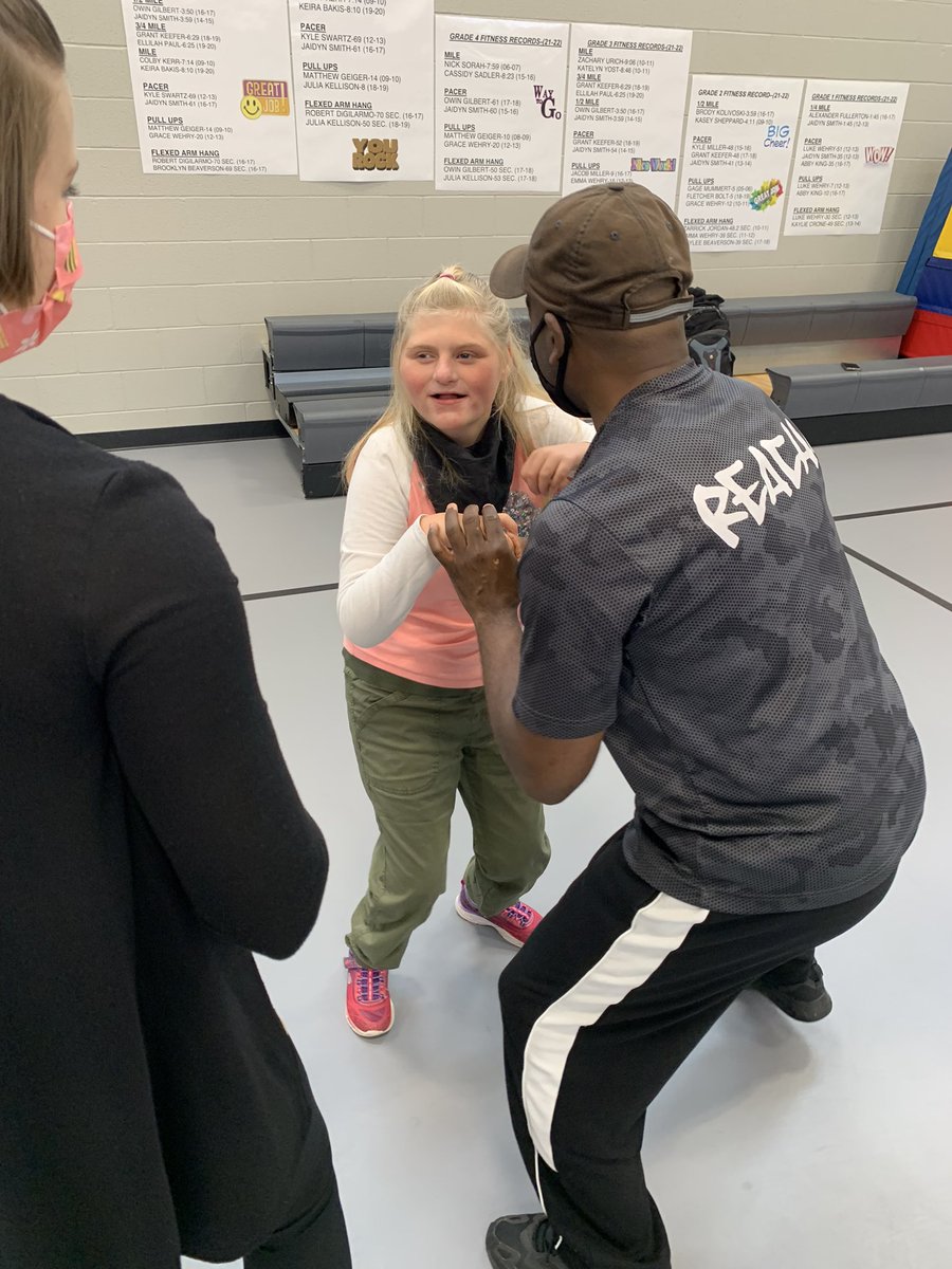 Leisa__Barry's tweet photo. Mr. Jason gets everyone moving! #WEStandTogether #becomebelongNYCSD #inspireWES #reCONNECTedNYCSD @WESpolarbears https://t.co/XkUVE7brLN