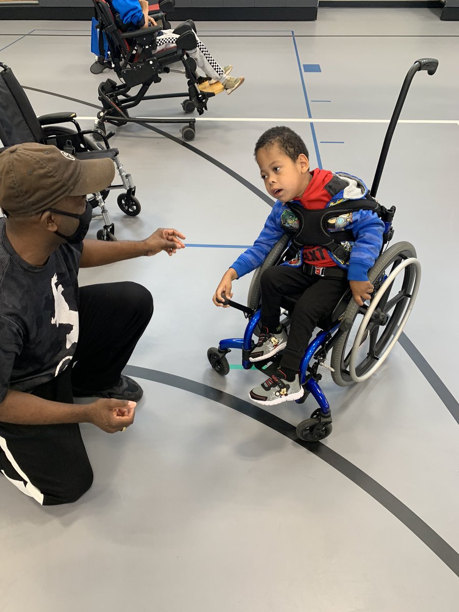 Leisa__Barry's tweet photo. Mr. Jason gets everyone moving! #WEStandTogether #becomebelongNYCSD #inspireWES #reCONNECTedNYCSD @WESpolarbears https://t.co/XkUVE7brLN
