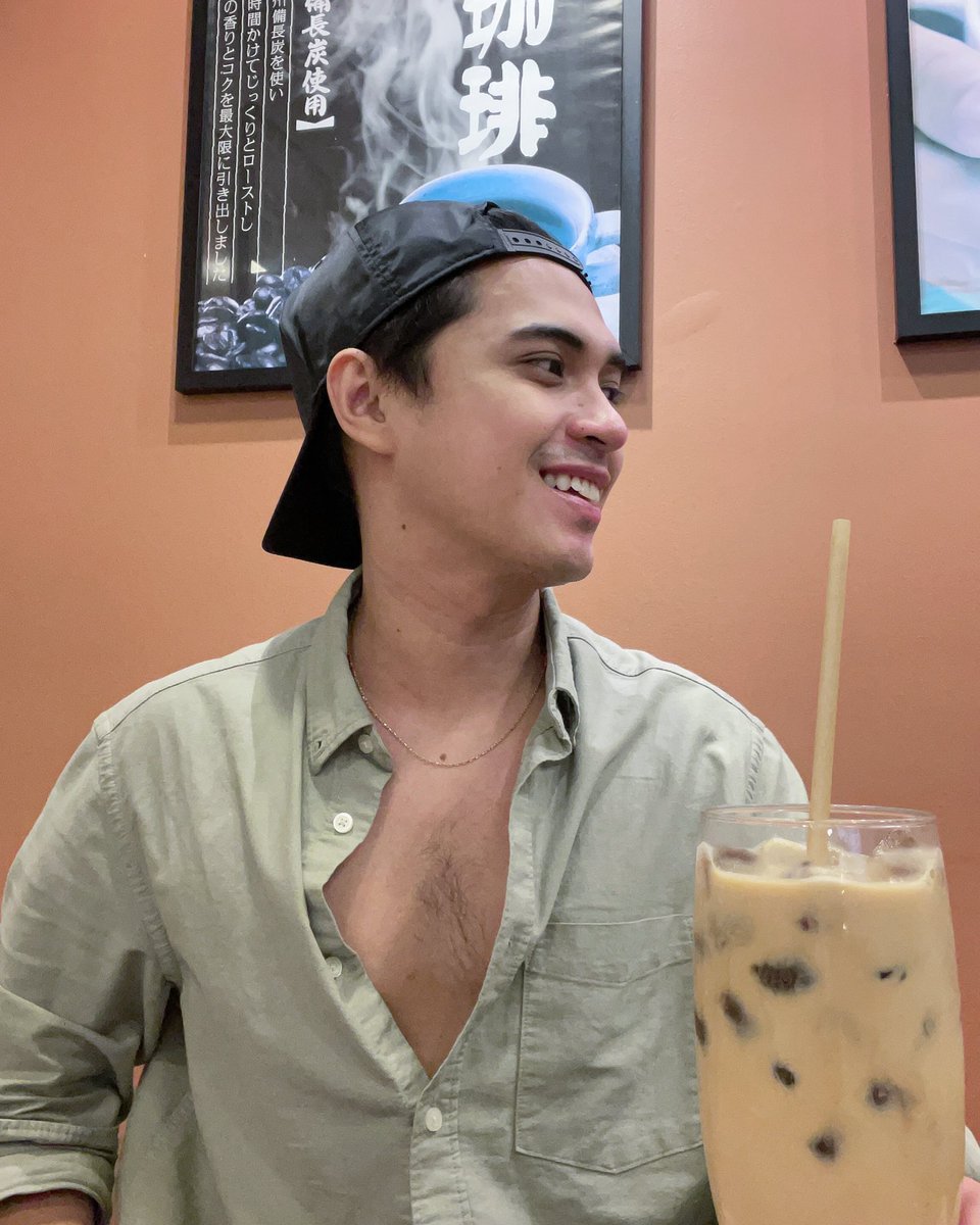 marlomortelpov's tweet photo. What’s your favorite coffee drink? https://t.co/a0ZNHIyWIA