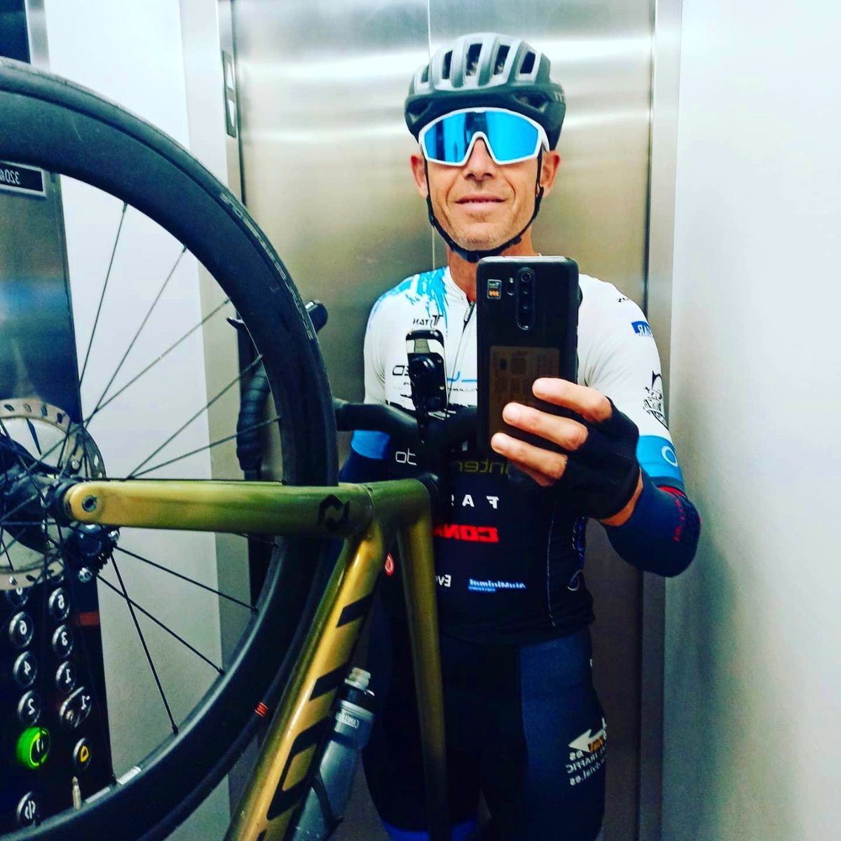 ¿Has estrenado ya tus nuevas <a href="/voicesportsco/">VOICE SPORTS</a> #KORO?🤘😎 #KoroWhite

Tus gafas deportivas polarizadas
mtr.cool/fngqflhywr