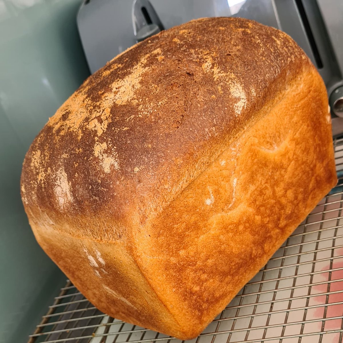 Kez_Ray18's tweet photo. A bit of #breadmaking this morning... trying out the functions on the new oven #breadproofing #breadbaking

Proof will be in the tasting once it cools down

#Neff #baking https://t.co/Q77UnYj7sU
