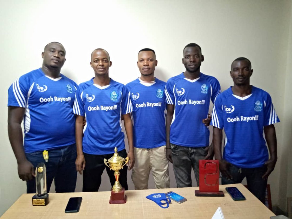 Radiotv10rwanda's tweet photo. Hirya no hino mu gihugu abakunzi ba Rayon Sports babucyereye ari benshi, aho biteguye igikorwa cy’iyi kipe cyo kumurika abakinnyi “#RayonSportsDay “ 
 
Ni igikorwa cyiteganyijwe mu mukino wa gicuti, uhuza amakipe y’amacyeba Rayon Sports na Kiyovu, umukino witabirwa n’abafana. https://t.co/wdyKlX0yCs