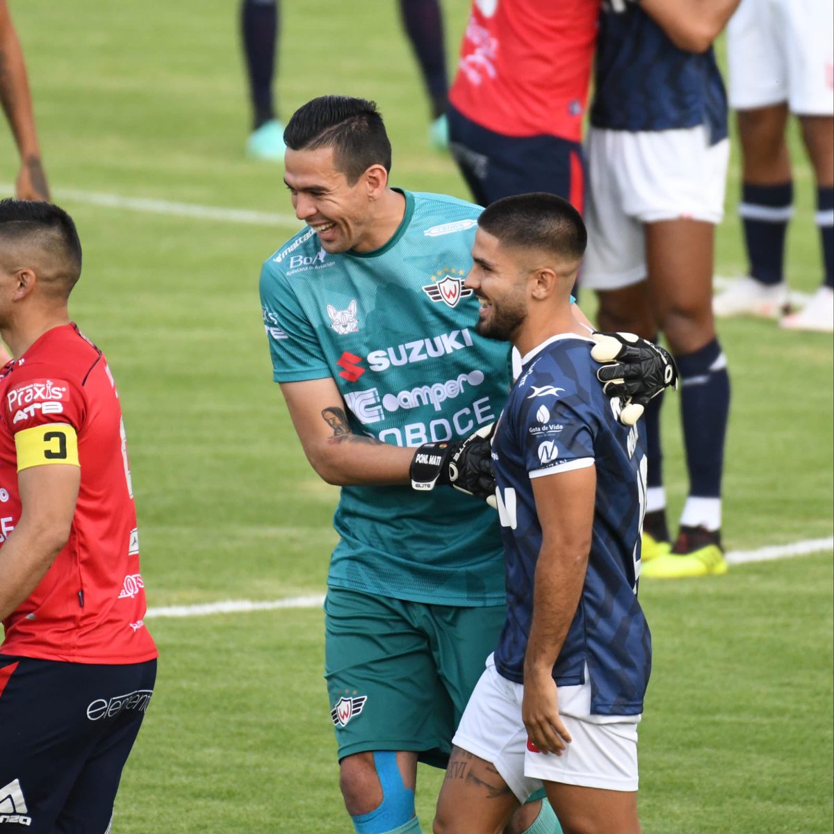 pipogi13's tweet photo. Feliz de reencontrarme con amigos que me dio el fútbol! Victoria más que importante para seguir por nuestro objetivo. Quedan 7 finales más @WilstermannCD @santieche22  💪💪💪 https://t.co/HL3F3E9QsH