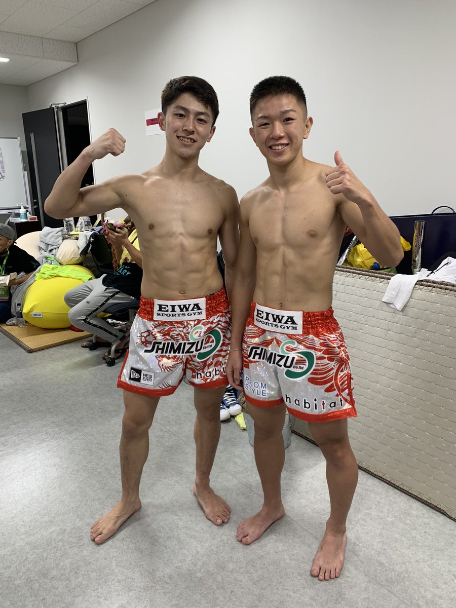 445_nada's tweet photo. 本日のRIZIN、1RKOで勝つことができました。
いつも支えてくださる皆さんのおかげでこうして良い形で勝利することができたと思います。いつもありがとうございます😊
次の試合に向けてまた精進していきますのでこれからも応援よろしくお願いします😊
国内ムエタイはエイワスポーツジムがNo.1です🔥🔥 https://t.co/245PvqLUxn