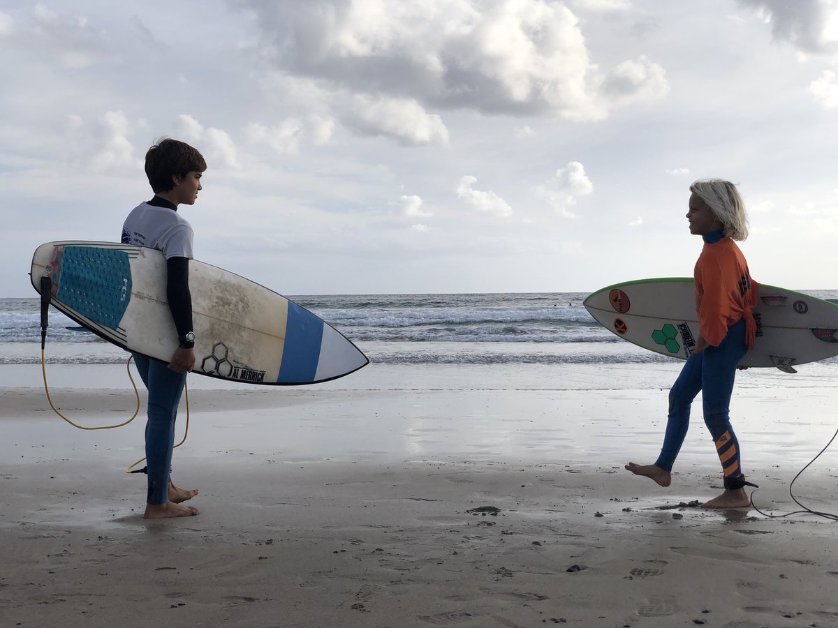SurfTribu's tweet photo. Continuamos la mañana asombrados de la pedazo cantera #surfera que tenemos en #canarias 🤙🏽
Contentos/as de ver la evolución y cómo disfrutan bailando con las #olas https://t.co/7OKZdNz2nH