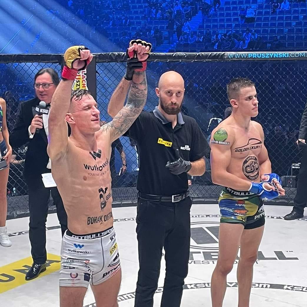 mmapudelek's tweet photo. Jak w skali 1-10 oceniacie wczorajszą galę #KSW64? https://t.co/3gjMfqQQ1a