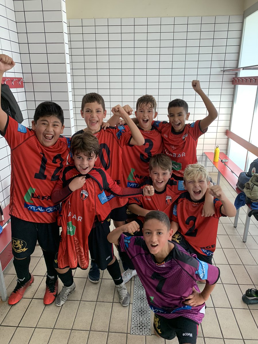 Grande mi Alevin que a pesar de empezar el tercer cuarto perdiendo 2-5 han conseguido empetar… 5-5 <a href="/fbmontcada/">fbmontcada</a> Seguimos… #AlegriasDomingueras #EspirituDeLucha