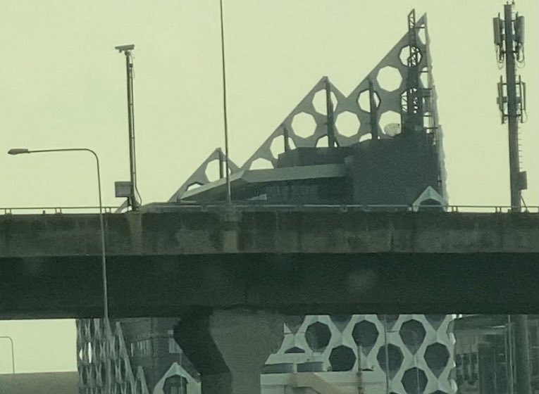 russellcrowe's tweet photo. Lost in Bangkok #9. https://t.co/TNq7bB6nUf