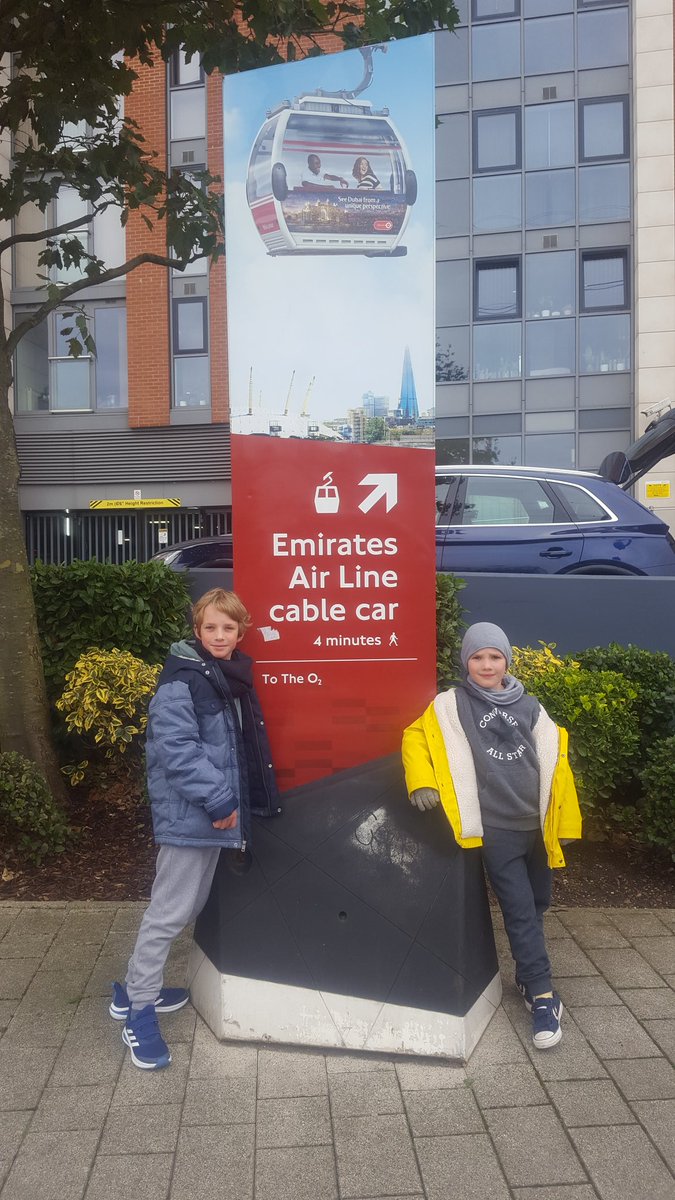 hanish_28's tweet photo. Yesterday, what a lovely day with a family. #Emiratescablecar #London #Londoncablecar #EmiratesAirLine #TransportforLondon #Cablecar #family #Saturday #Familysaturday https://t.co/b16TuWIEkx