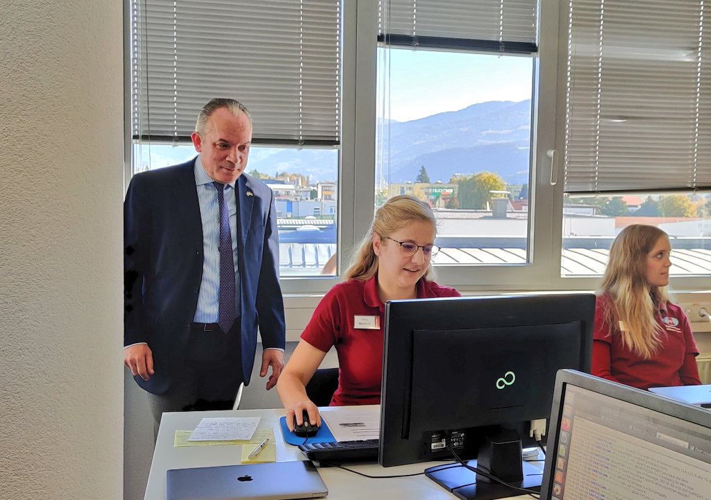 oewf's tweet photo. #AMADEE20 His Excellency Ambassador @RodgoldMD sending and receiving greeting message from @AstroAlon ๐ฎ๐ฑ on #simulateMars and driving the Rovo2 from MSC in ๐ฎ๐ฑ https://t.co/hSm4oV3Pj5