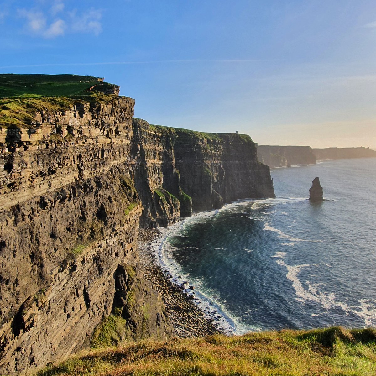 cormac_mcginley's tweet photo. Cliffs of Moher, County Clare, Ireland.
https://t.co/LBiHt8msze Walking tours
#wildatlanticway #walkingtours #failteireland #fillyourheartwithireland #discoverireland #KeepDiscovering #cliffsofinsanity #cliffsofmoher #burrenandcliffsofmohergeopark #atlanticgeoparks https://t.co/7lh954fY0G
