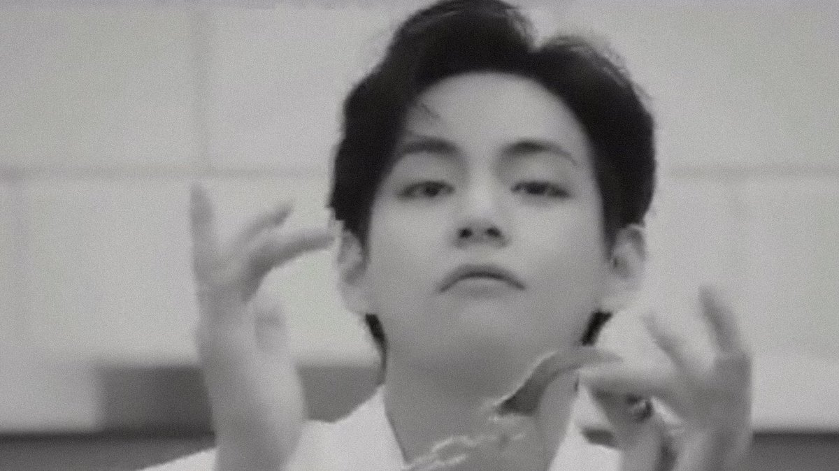 taeteland's tweet photo. OMG KIM TAEHYUNG 🔥 https://t.co/n8utkmgvbf