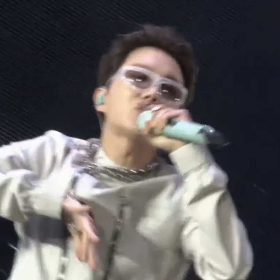 rckstarsope's tweet image. HIS FIT??!