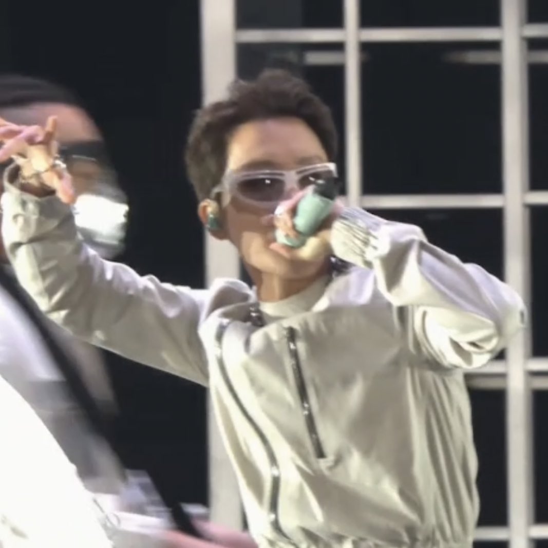 rckstarsope's tweet image. HIS FIT??!