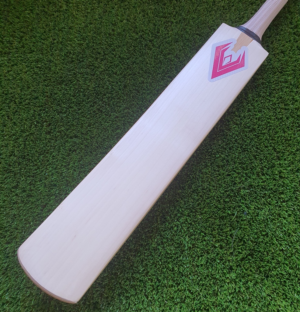 SportsVeritus's tweet photo. Off to its new owner....#customg1 #Englandcricket #veritus https://t.co/Rcx51DWWxC